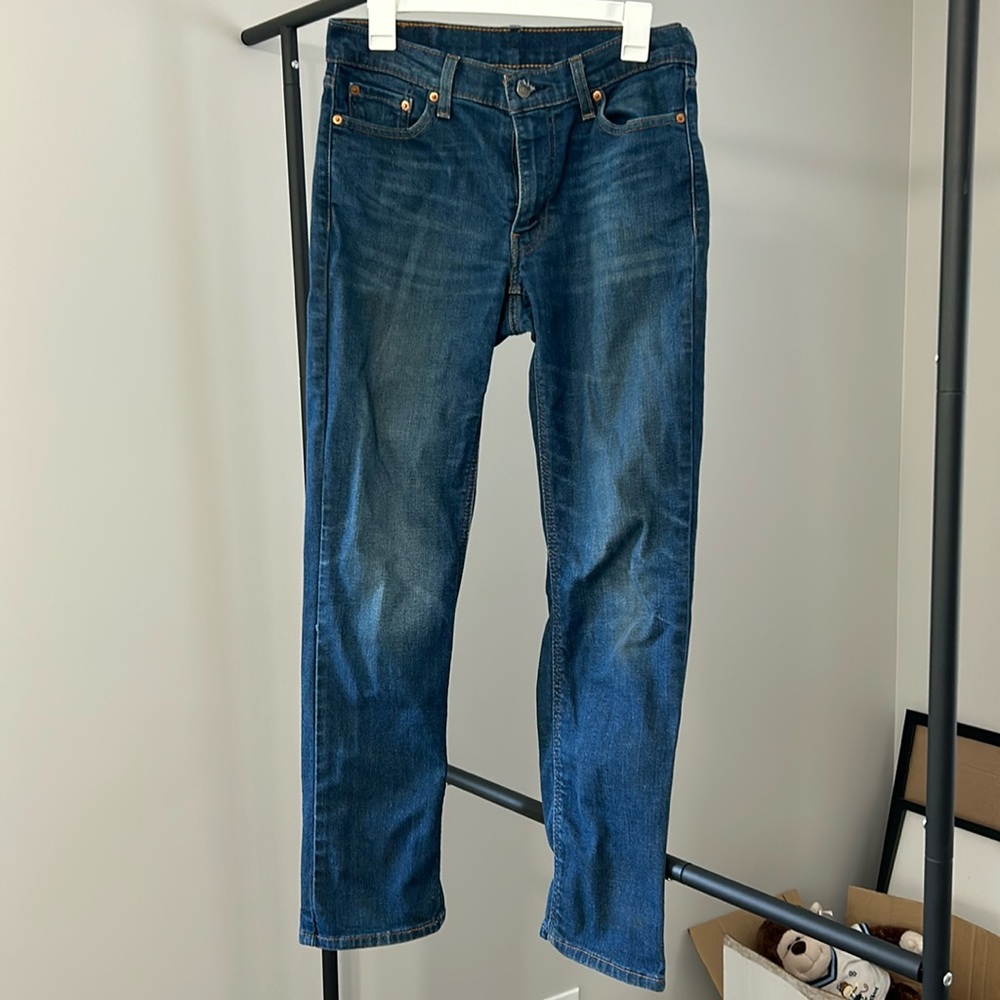 Levi Men’s straight leg stretchy jean. Size W30 L32.